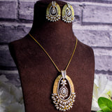 Festive Pendant Set in Gold Plating