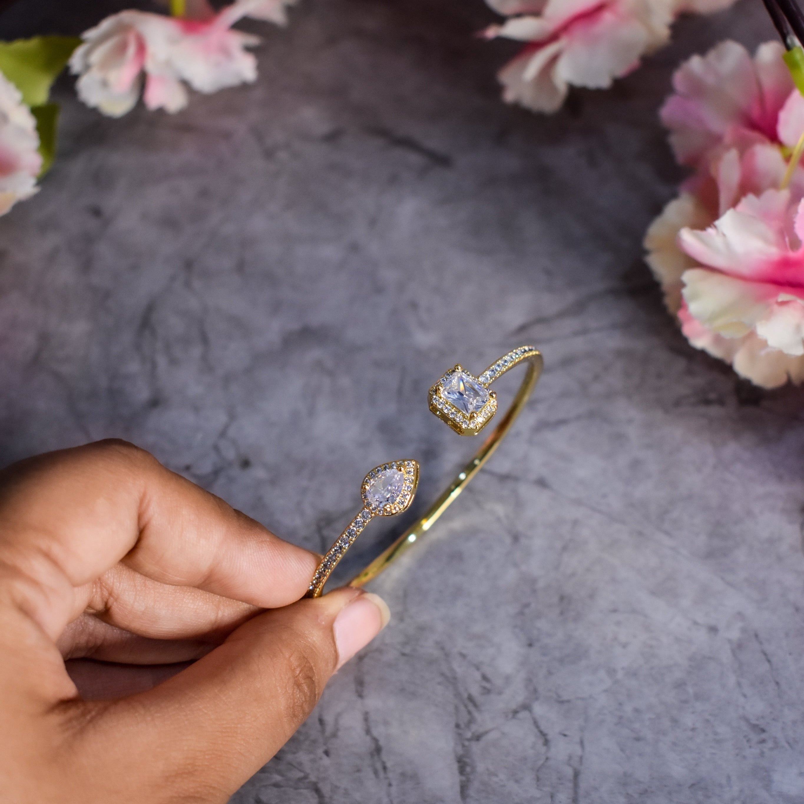 Naina Sleek Diamond Bracelet