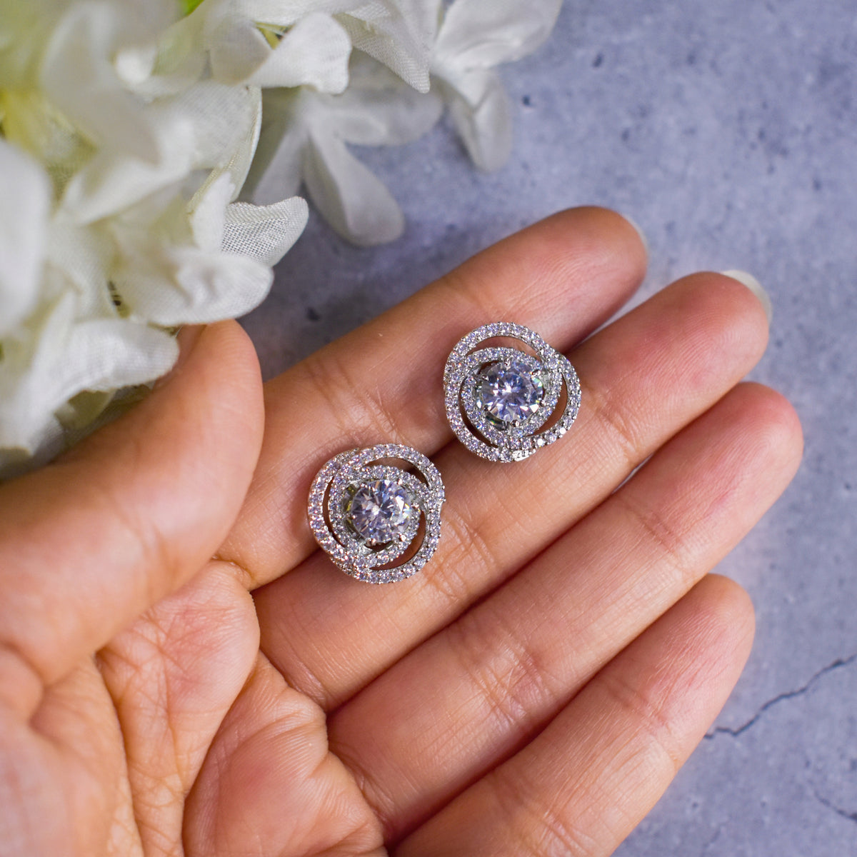 Pretty Round Solitaire Studs